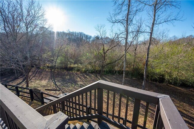 Building Photo - 5875 Chestnut Dr