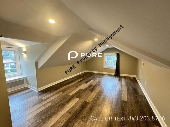 Building Photo - 842 White Oak Dr