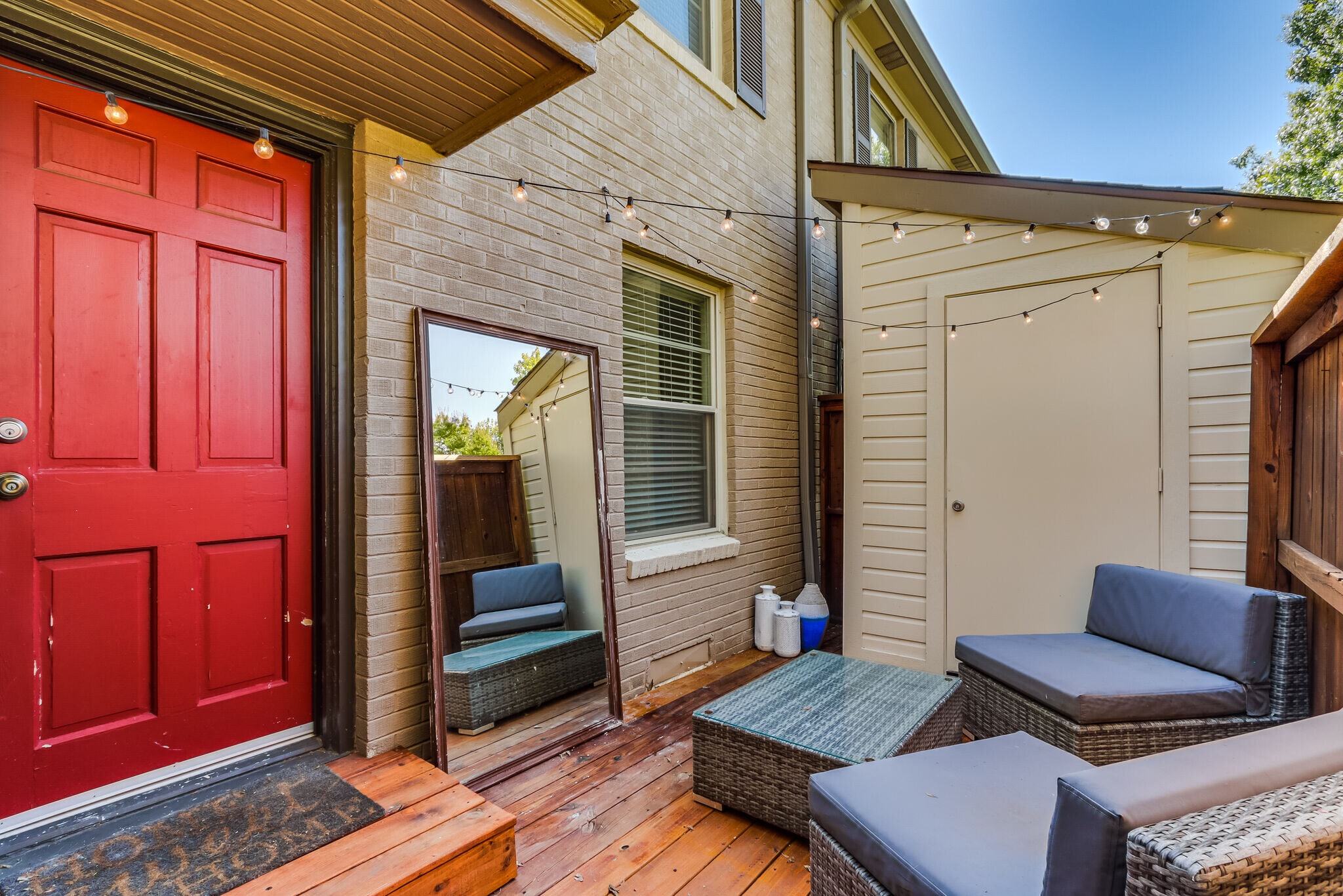 Building Photo - 6345 Bordeaux Ave