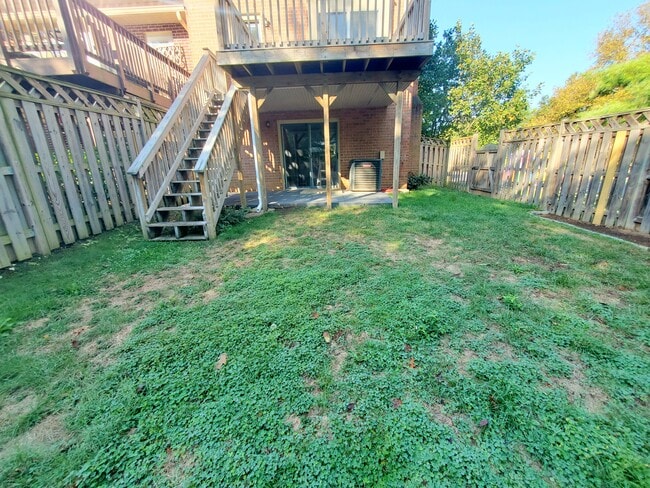Building Photo - 8002 Broken Reed Ct