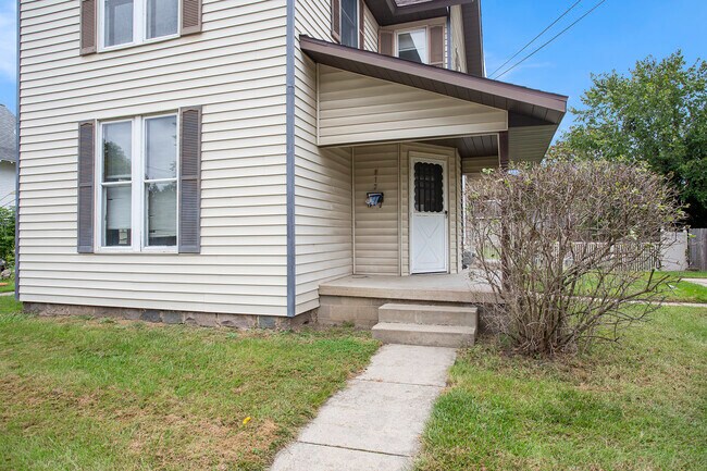 Building Photo - 117 N Jefferson St