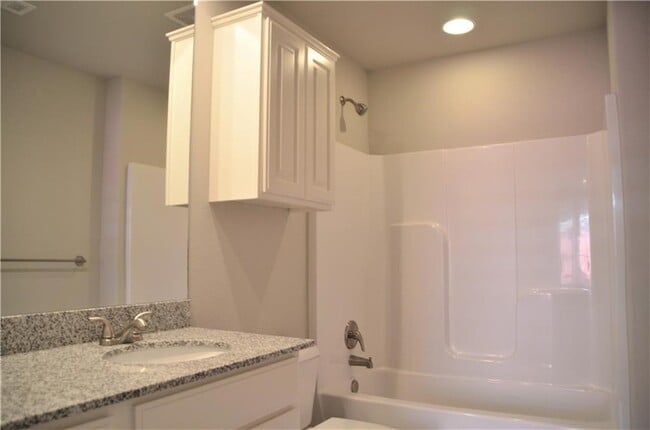 Building Photo - 2405 SW Arbor Rd