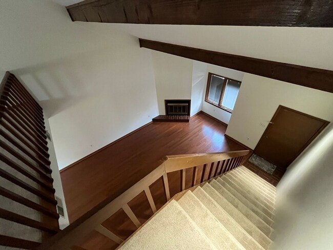 Building Photo - 3 Bedroom Condo