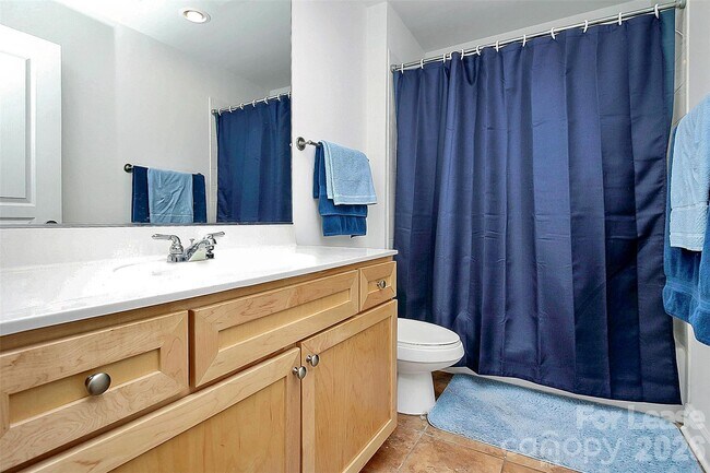 Building Photo - 1315 East Blvd