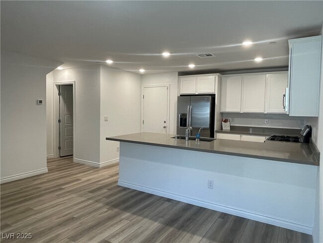 Building Photo - 10719 Burton Grove Ave