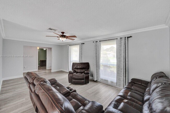 Building Photo - 5031 SW 88th Terrace