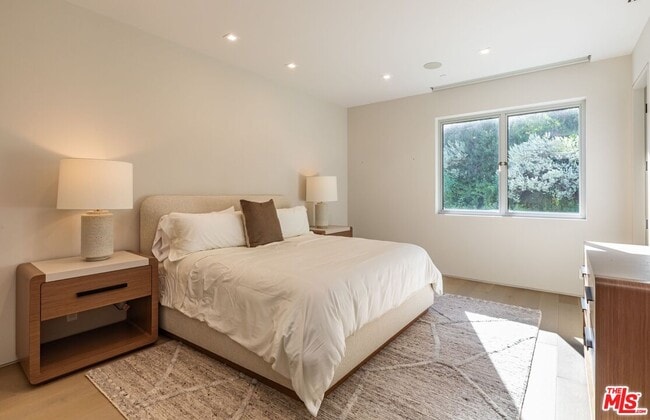 Building Photo - 1895 Rising Glen Rd