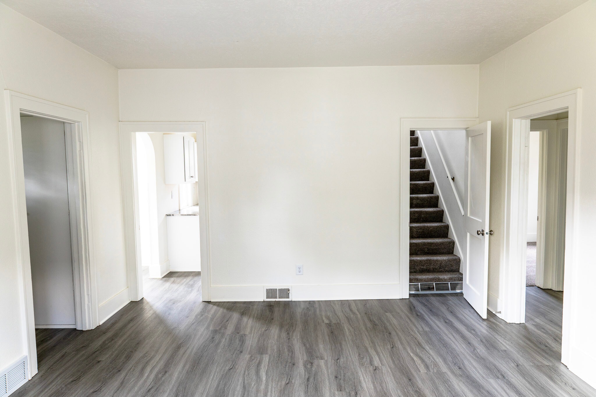 Building Photo - 1104 S Main Ave