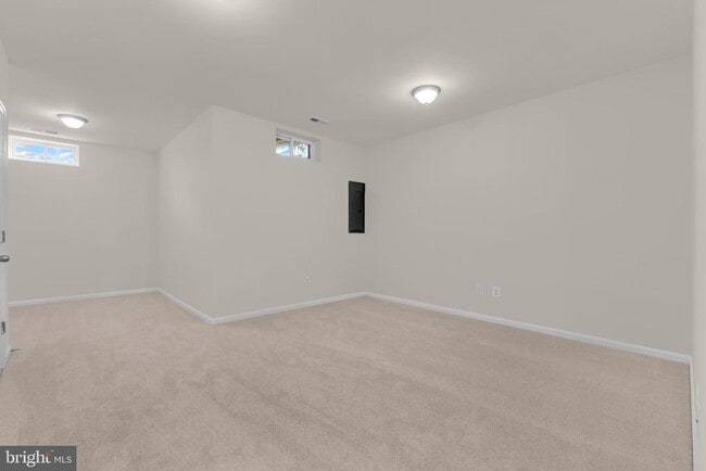 Building Photo - 130 Valdosta Dr