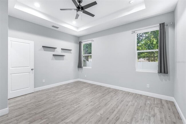 Building Photo - 1505 E North Bay St