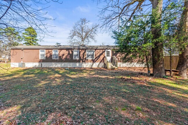 Building Photo - 15617 Country Walk Dr