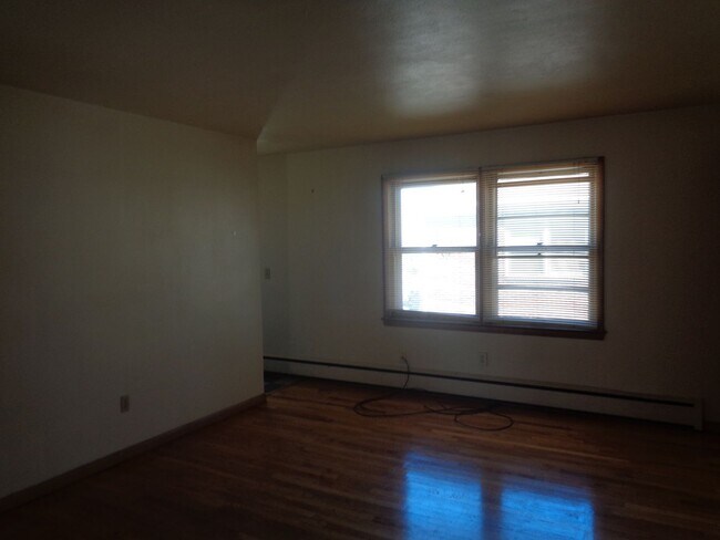 Building Photo - 1135 E Gorham St