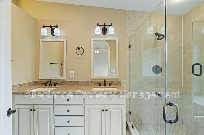 Building Photo - 3915 Green Look Ct