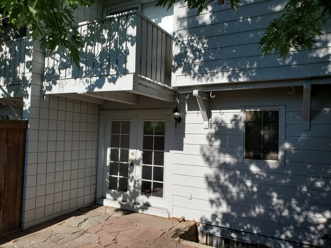 Building Photo - 3574 Broadway
