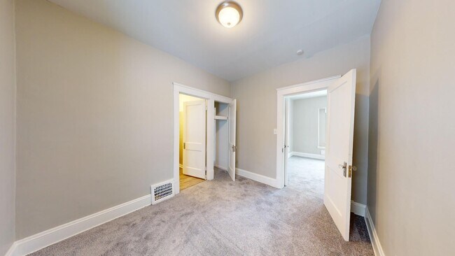 Building Photo - 4500 W 39th St