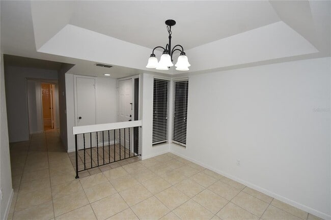 Building Photo - 11 Surrey Ct