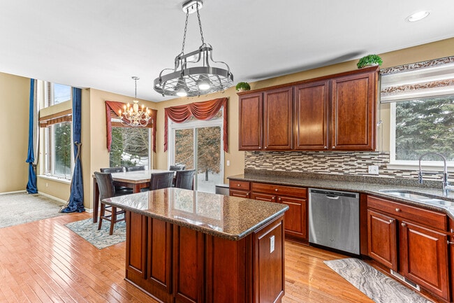 Building Photo - 49896 Parkside Dr