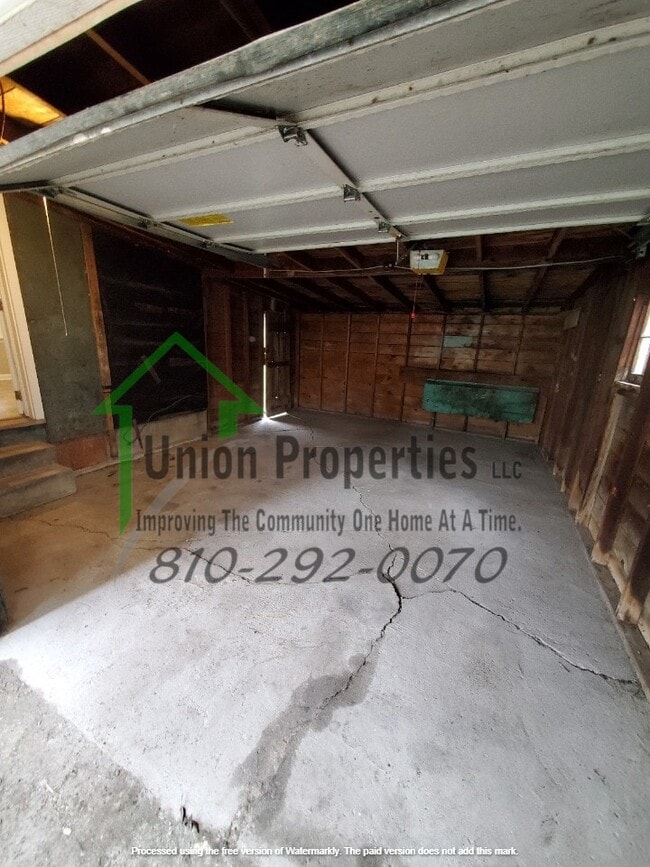 Building Photo - 4034 Pine Grove Ave