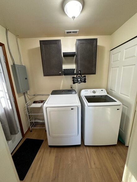 Building Photo - 846 7th St