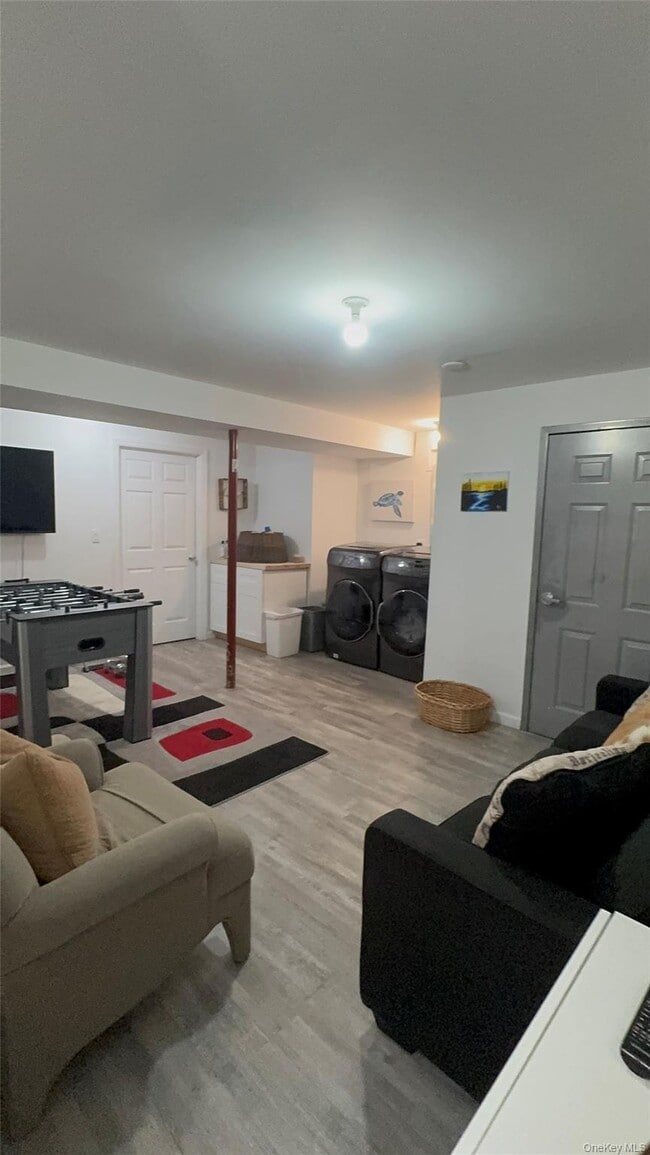 Building Photo - 30 Lewis Rd