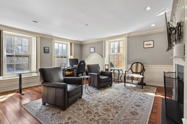 Building Photo - 7 Islington St