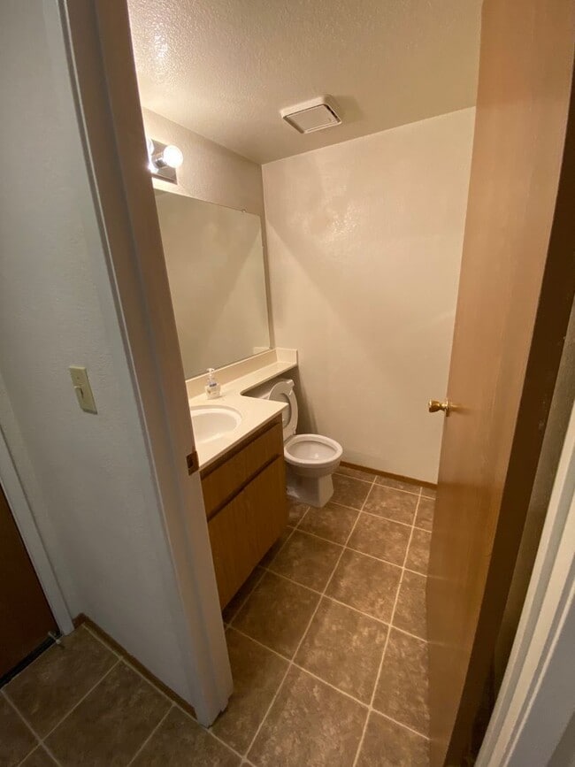 Building Photo - Cirbywoods Condo