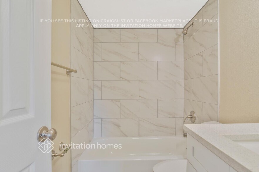 Building Photo - 4262 Schank Ct