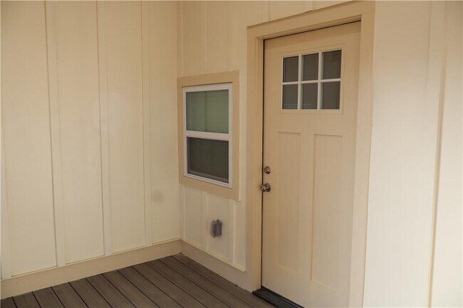 Building Photo - 5120 Railroad Ave