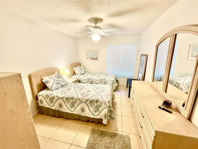 Building Photo - 4345 Tahitian Gardens Cir