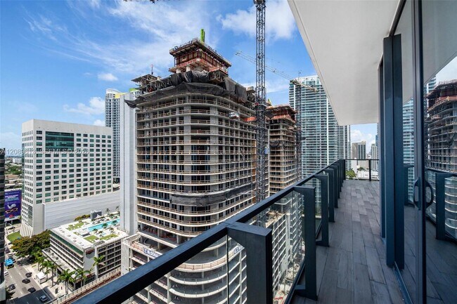 Building Photo - 88 SW 7th St