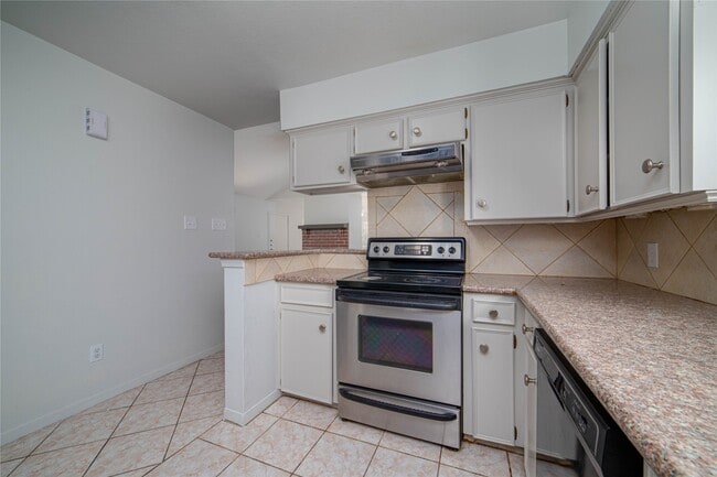 Building Photo - 8603 Dairy View Ln