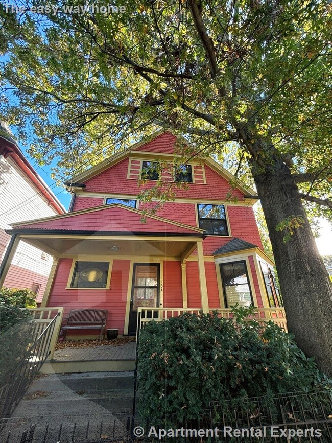 Primary Photo - Cambridgeport 3rd floor 1 Bedroom for $285...