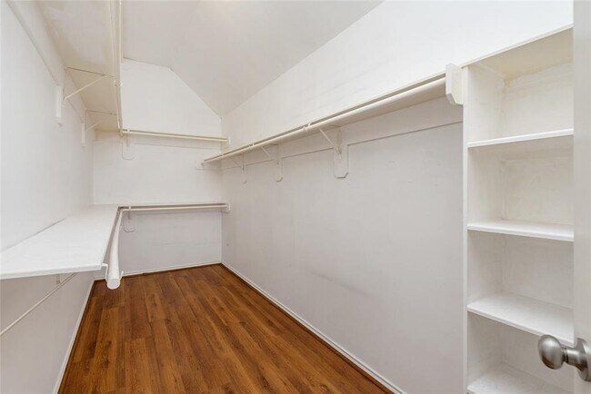 Building Photo - 21506 Willow Glade Dr