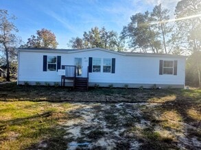 Building Photo - New 3 bedroom 2 Bathroom Home