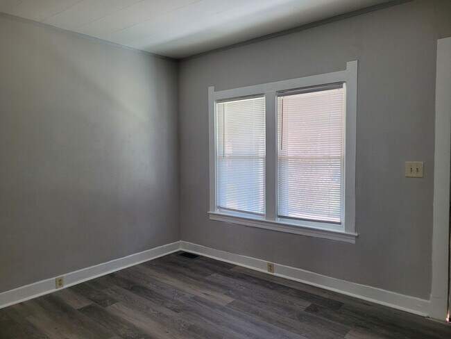 Building Photo - 112 Boston Ct