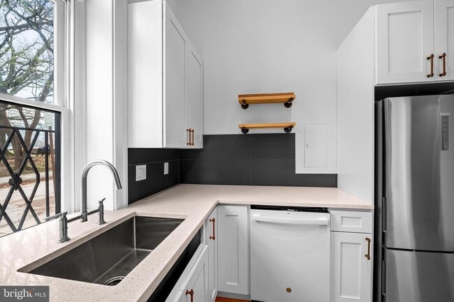 Building Photo - 1200 Bolton St