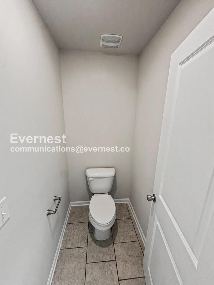 Building Photo - 320 Paxton LN