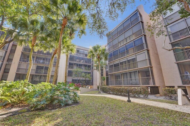 Building Photo - 2814 N 46th Ave