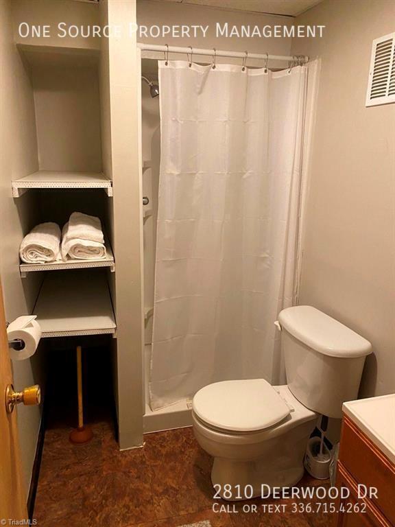 Building Photo - 2810 Deerwood Dr