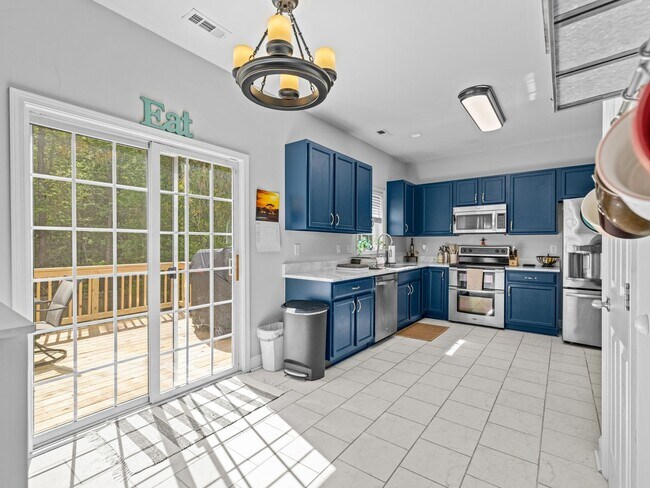 Building Photo - Shetland Farms