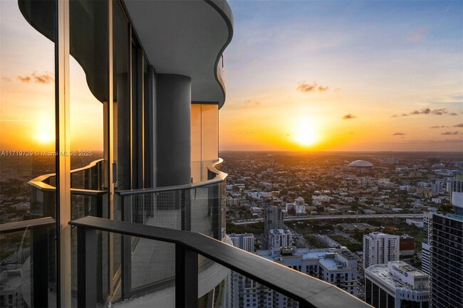 Building Photo - 1000 Brickell Plaza