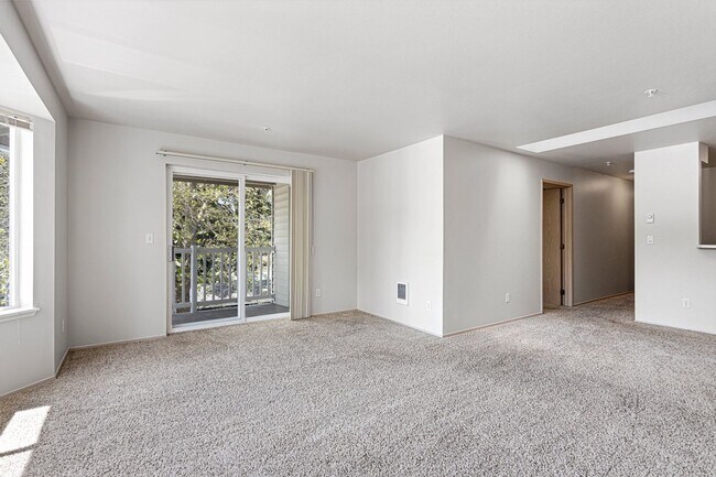 Interior Photo - Sammamish River Apartments