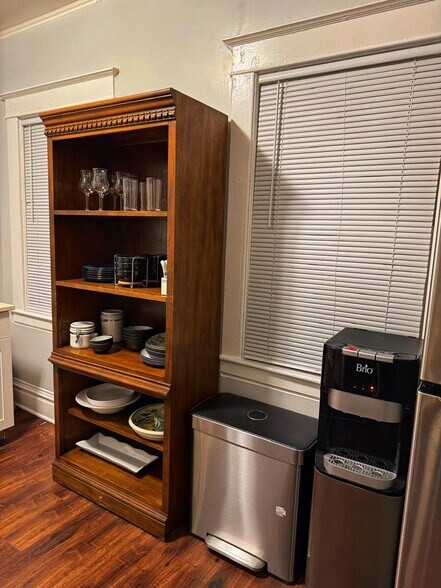 Building Photo - 807 W Vine St