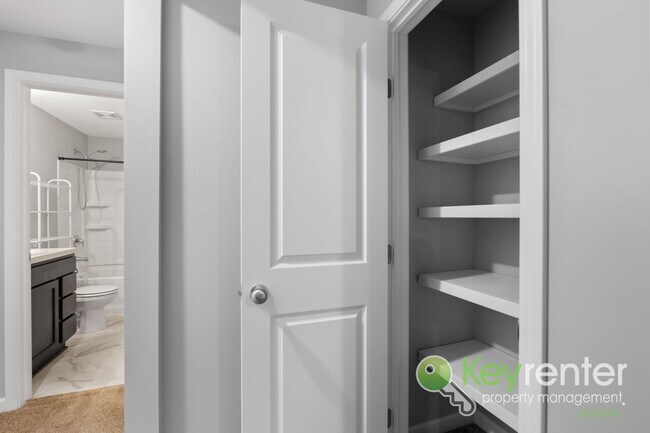 Building Photo - Newly Built 3 Bedroom Beauty: Lawn care and trash included!