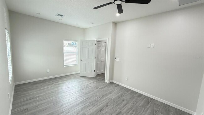 Building Photo - 37542 Eiland Blvd