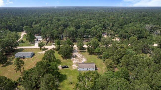 Building Photo - 541 Trails End Dr