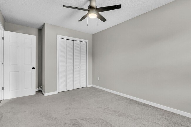 Building Photo - 3 Bedroom 1.5 Bath Town Home in North Charleston