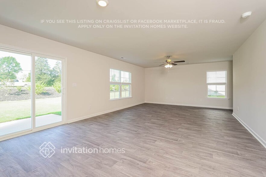 Building Photo - 510 Jack Pine St