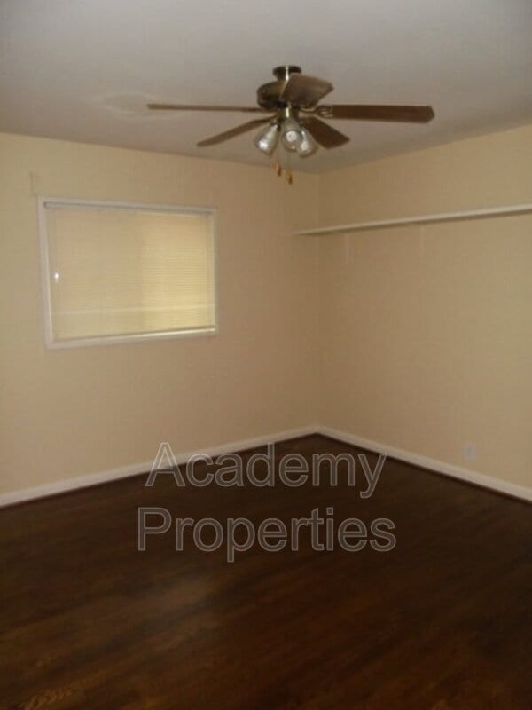 Building Photo - 105 E Mimosa Dr