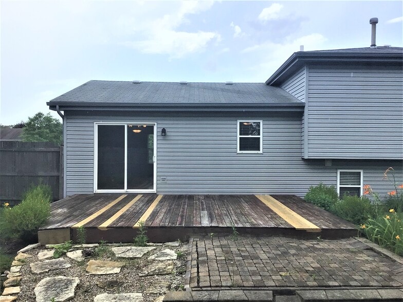 Building Photo - 898 Cottonwood Dr